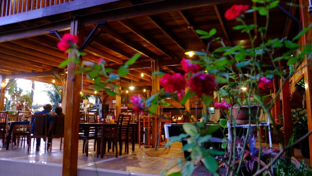 Air Manis Hillside Villa Cafe & Resto Padang  Exterior foto
