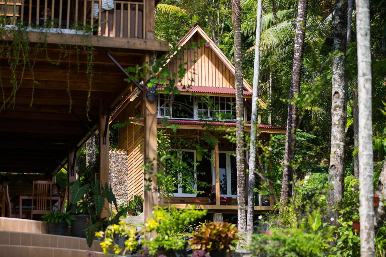 Air Manis Hillside Villa Cafe & Resto Padang  Exterior foto