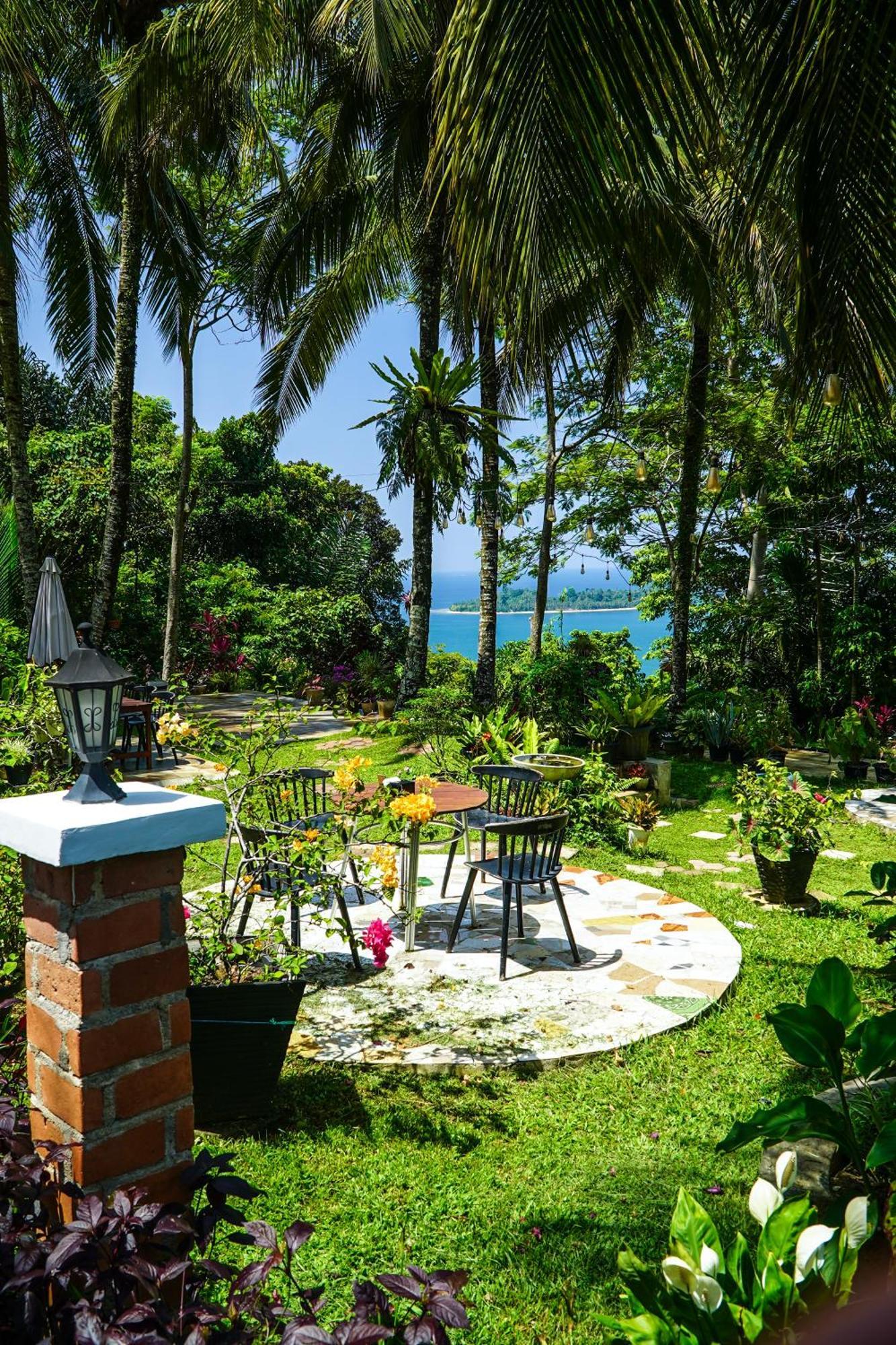 Air Manis Hillside Villa Cafe & Resto Padang  Exterior foto