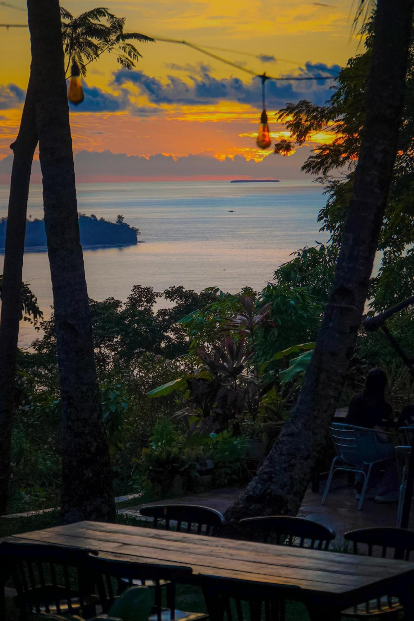 Air Manis Hillside Villa Cafe & Resto Padang  Exterior foto